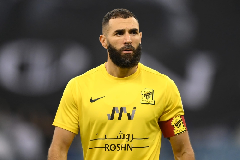 بنزيما يحسم الجدل ويغلق باب الرحيل عن الاتحاد