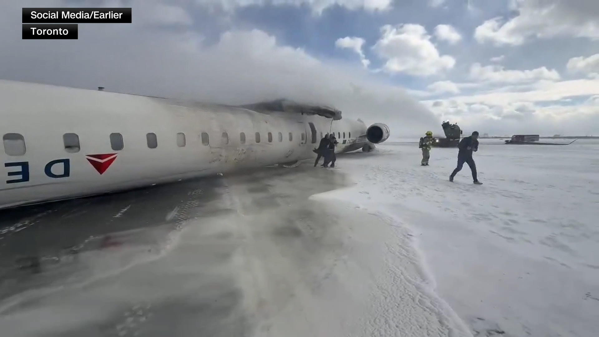 هبوط نادر لطائرة أبحاث تابعة لناسا يشعل المدرج دون إصابات