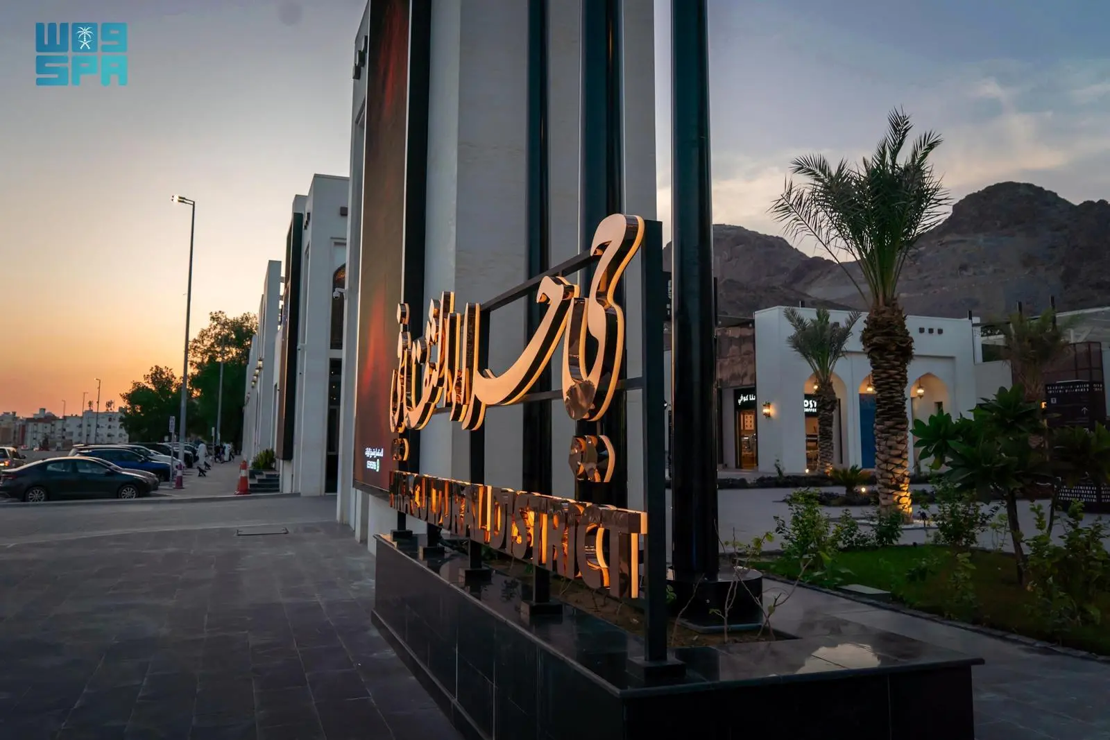 تحفة قرآنية تمتد خمسة أمتار.. مصحف نادر يكشف عبقرية الخط الإسلامي