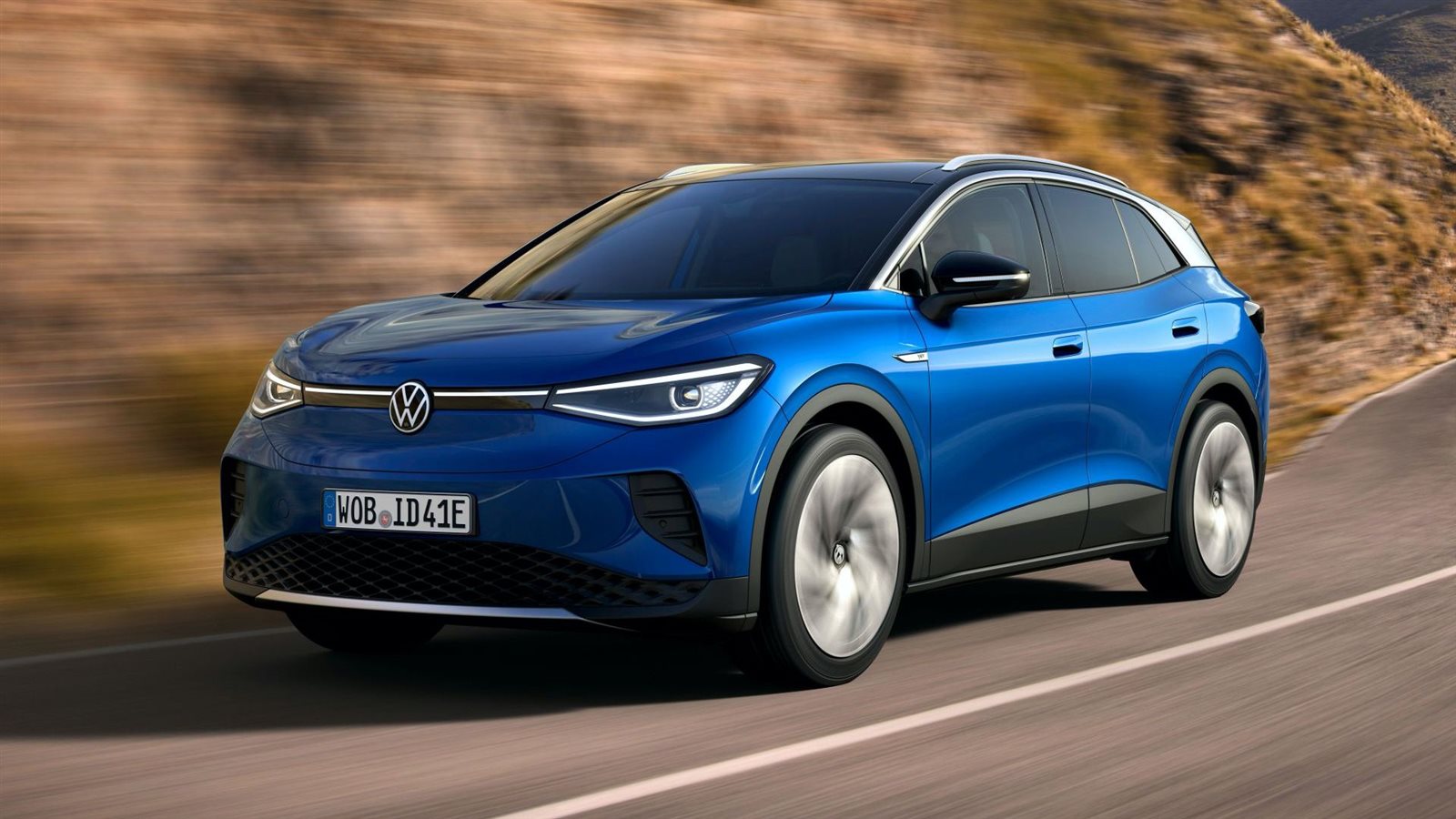 الذكاء الاصطناعي يهزّ صناعة السيارات.. من تهديد وظائف سائقي الشاحنات إلى وداع سيارات كهربائية فاشلة