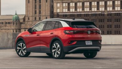 صورة الذكاء الاصطناعي يهزّ صناعة السيارات.. من تهديد وظائف سائقي الشاحنات إلى وداع سيارات كهربائية فاشلة