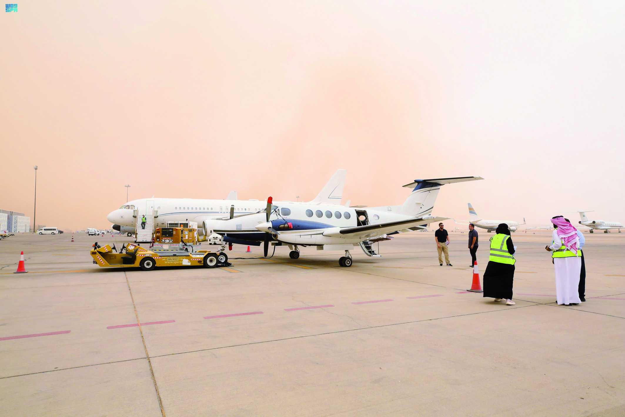 تقنيات غير مسبوقة لمراقبة الطقس.. وزير البيئة يدشّن «المختبر الطائر» ويطلق أنظمة أرصادية متقدمة