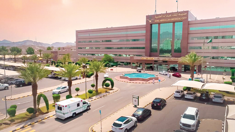 100 عملية في زمن قياسي.. مدينة الملك عبدالله الطبية تعيد تعريف الجراحة الروبوتية