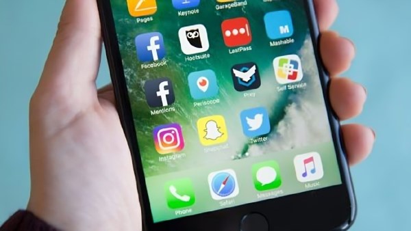 نهاية الموبايل من الخارج.. لماذا أغلقت الدولة الباب نهائيًا؟