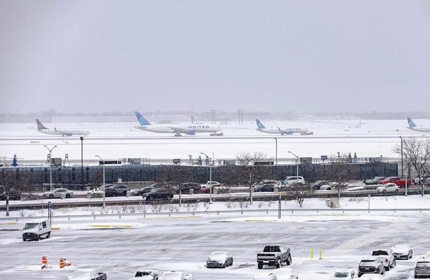 إلغاء 11 ألف رحلة وتأثر 200 مليون شخص.. العاصفة الثلجية تحصد 26 قتيلًا وتشلّ الولايات المتحدة