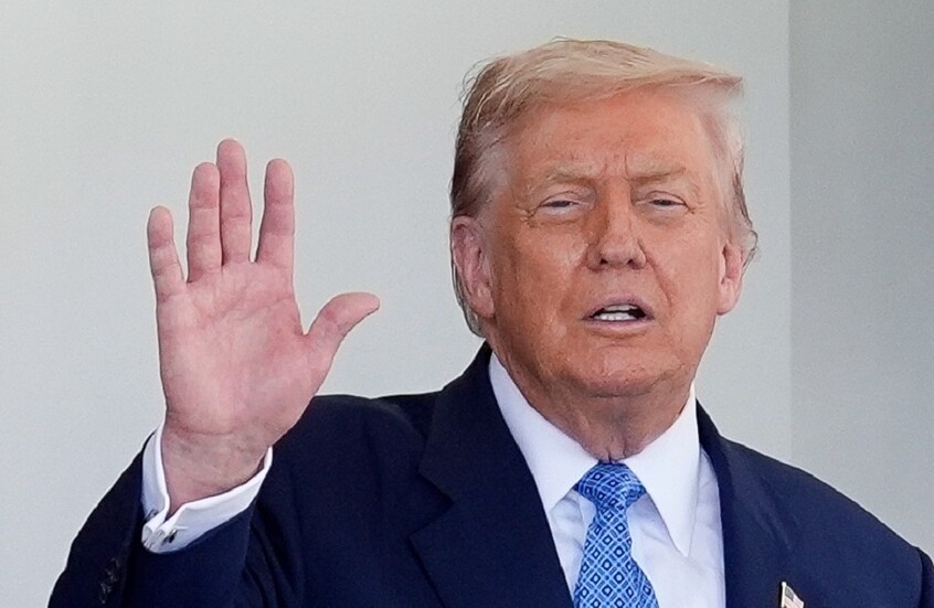 ترامب يحذّر من العزل السياسي إذا خسر الجمهوريون انتخابات 2026