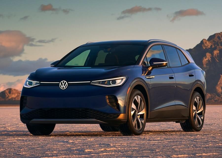 الذكاء الاصطناعي يهزّ صناعة السيارات.. من تهديد وظائف سائقي الشاحنات إلى وداع سيارات كهربائية فاشلة