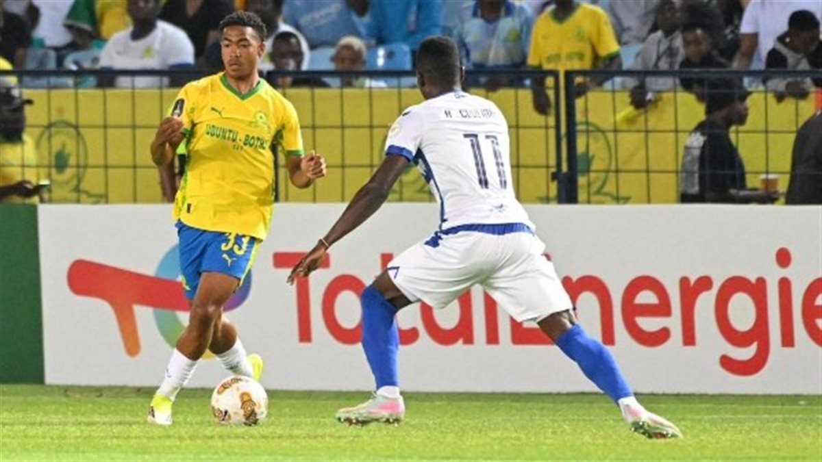 الهلال يصعق صن داونز ويعزز قبضته على صدارة مجموعته الأفريقية