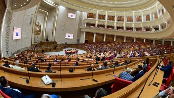 برلمان جديد وتساؤلات قديمة.. هل يفتح انعقاد مجلس النواب الباب أمام تغيير حكومي في مصر؟