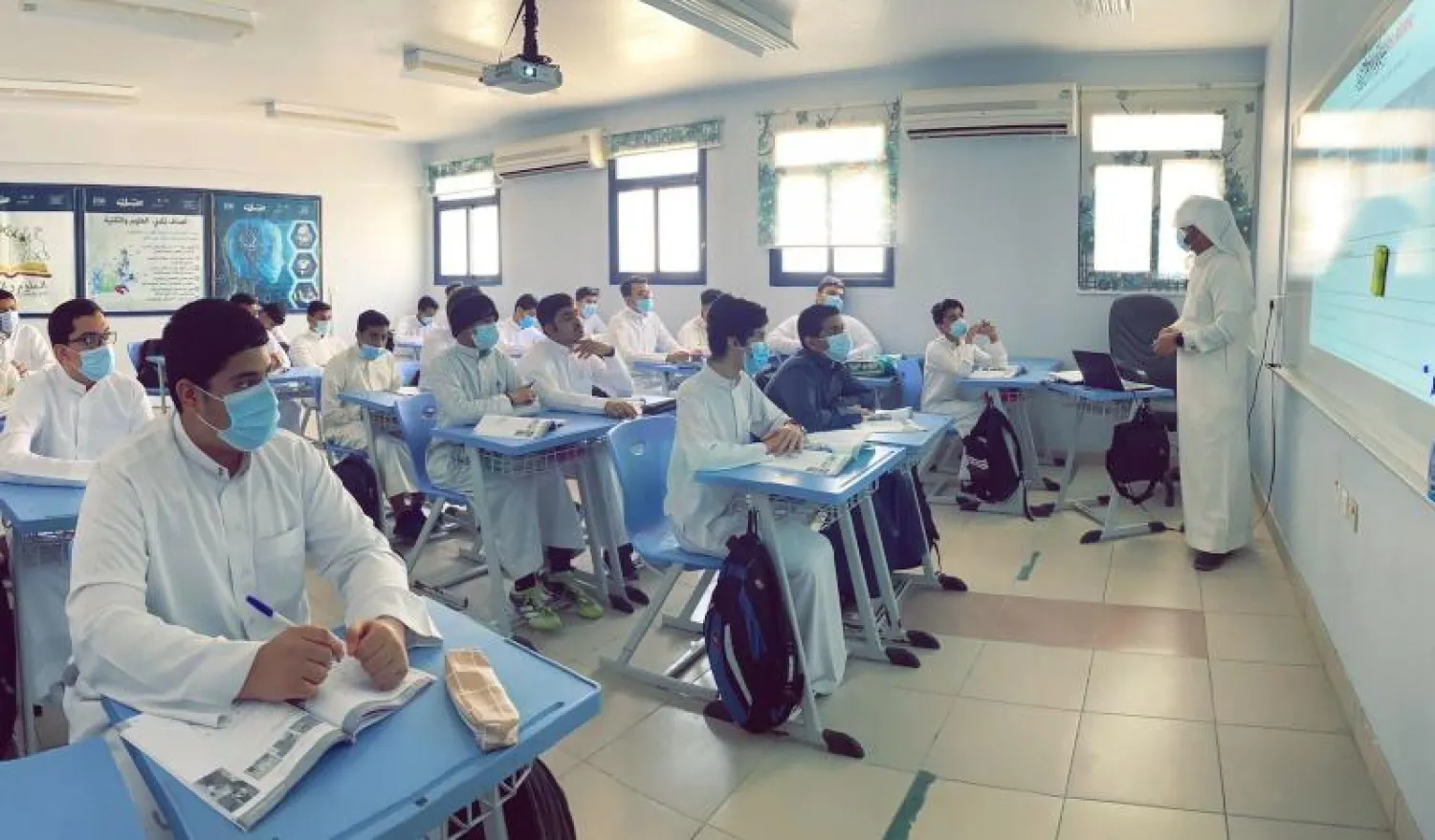 التعليم تحسم الجدل حول رمضان وتؤكد استمرار الدراسة الحضورية