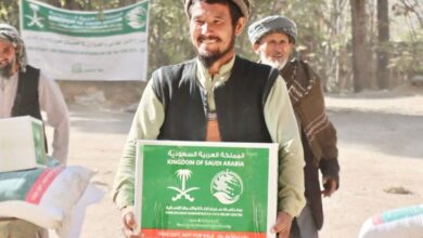 صورة الغذاء يصل إلى أقصى الشمال الأفغاني.. مبادرة سعودية تُنقذ مئات الأسر في بدخشان