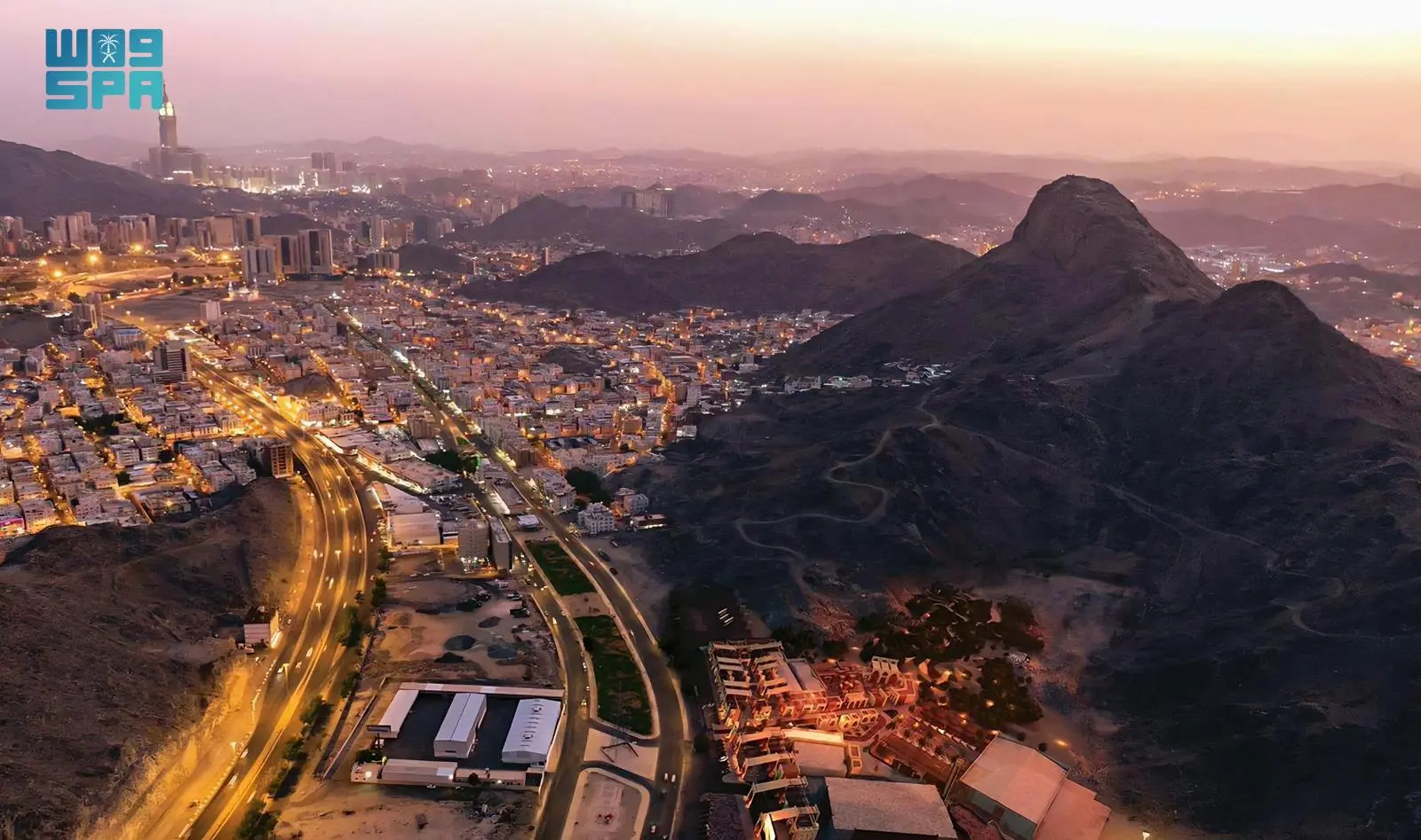 تحفة قرآنية تمتد خمسة أمتار.. مصحف نادر يكشف عبقرية الخط الإسلامي