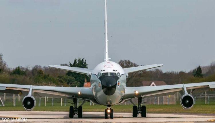 طائرة «كاشفة النووي» الأميركية في بريطانيا تثير تساؤلات استراتيجية حساسة