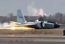 صورة هبوط نادر لطائرة أبحاث تابعة لناسا يشعل المدرج دون إصابات