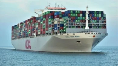 صورة سفينة تبتلعها أمواج المتوسط قبالة ليبيا