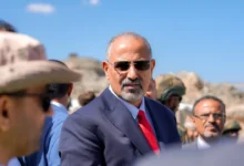 صورة تحركات سرية ومسارات مظلمة.. تفاصيل استخبارية جديدة تكشف خروج عيدروس الزبيدي من عدن إلى أبوظبي