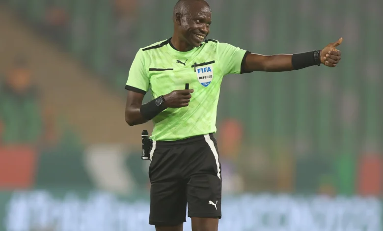 صافرة أفريقية حاسمة في الرباط.. ندالا يقود نهائي المغرب والسنغال