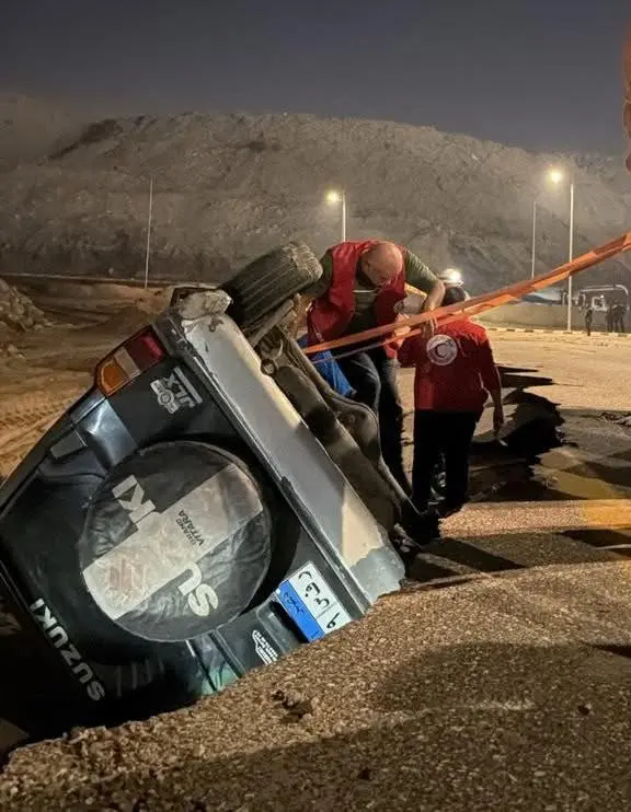 انشقاق مفاجئ بالأرض قرب معرض القاهرة الدولي للكتاب يربك الحركة ويعيد ملف الهبوط الأرضي إلى الواجهة