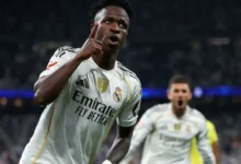 صورة فينيسيوس يكتب رقماً مدريديّاً تاريخياً ويُعيد الريال للقمة مؤقتاً