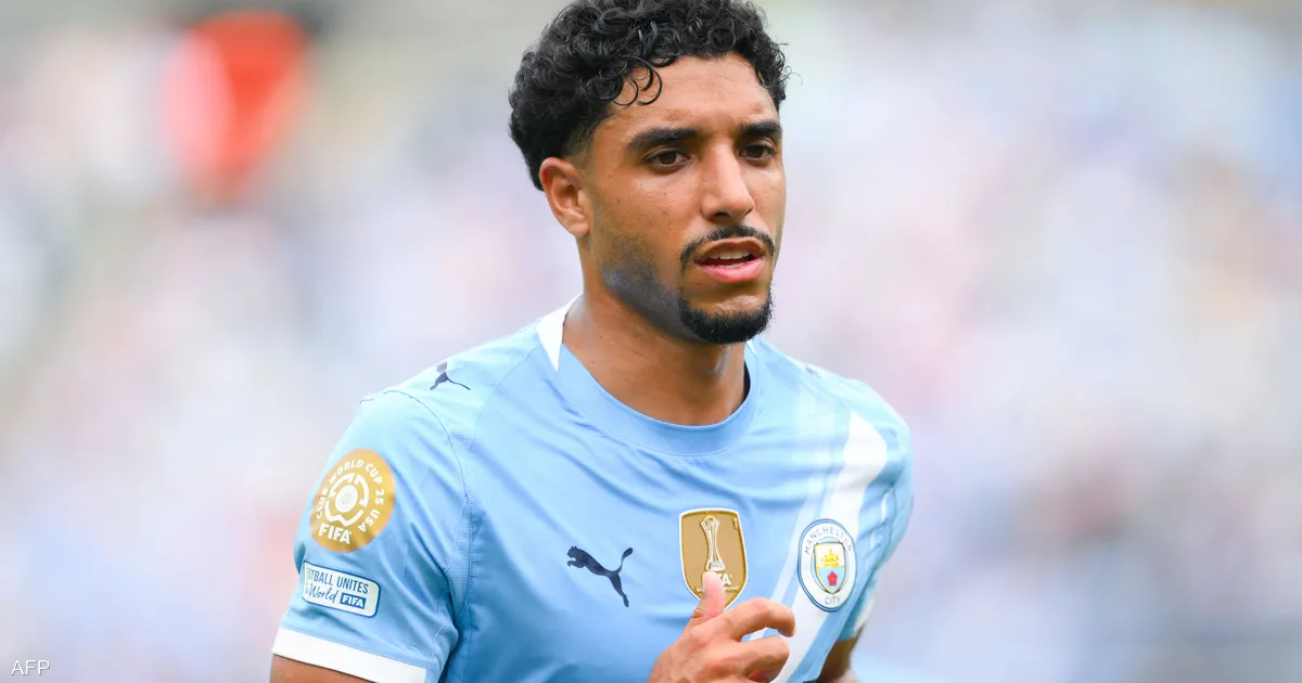 مرموش يشعل سماء مانشستر.. سيتي إلى نهائي كأس الرابطة بثنائية مصرية