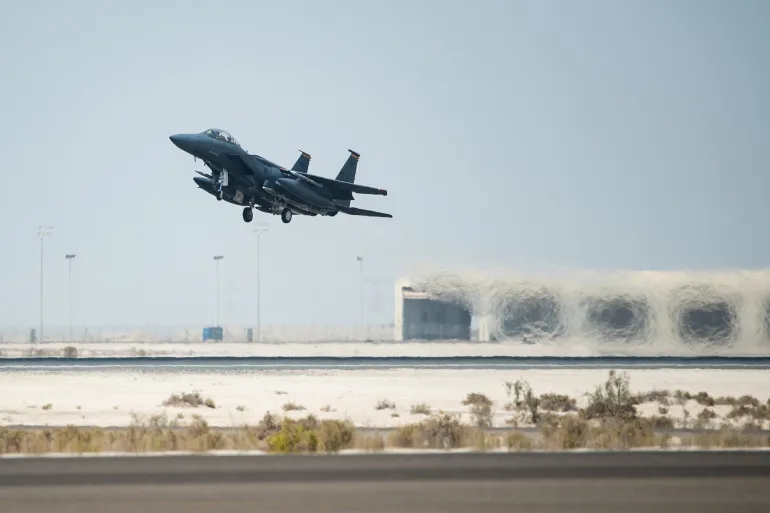 قطر تُسقط صاروخًا إيرانيًا بباتريوت.. صفارات قرب "العديد" وطمأنة رسمية: الوضع آمن