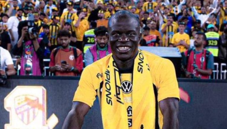 كانتي يغادر الاتحاد بقرار مفاجئ وصفقة تنهي فصل البطولات