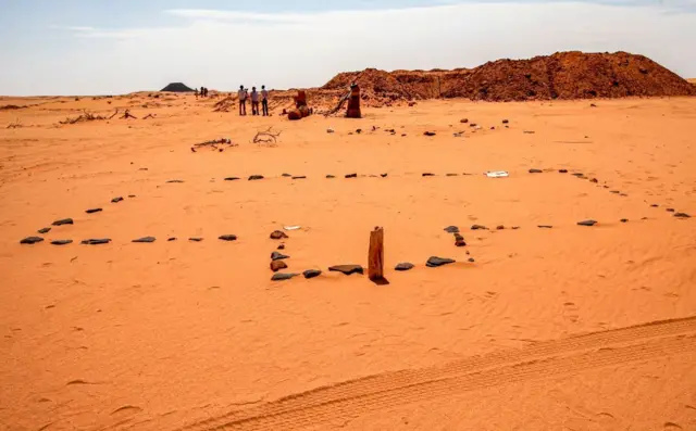 صحراء بيوضة تتحول إلى ورقة السودان الرابحة في سباق المعادن الإستراتيجية