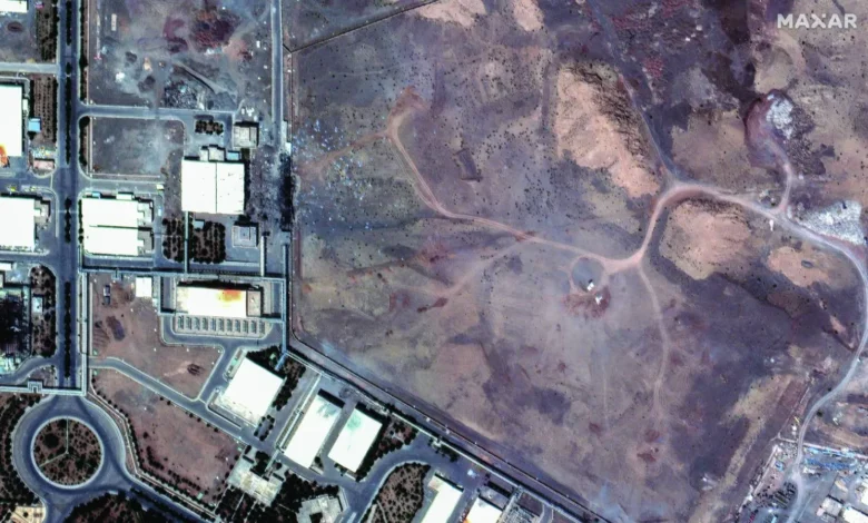 تحركات مريبة في المواقع النووية الإيرانية.. صور أقمار اصطناعية تكشف نشاطاً بعد الضربات