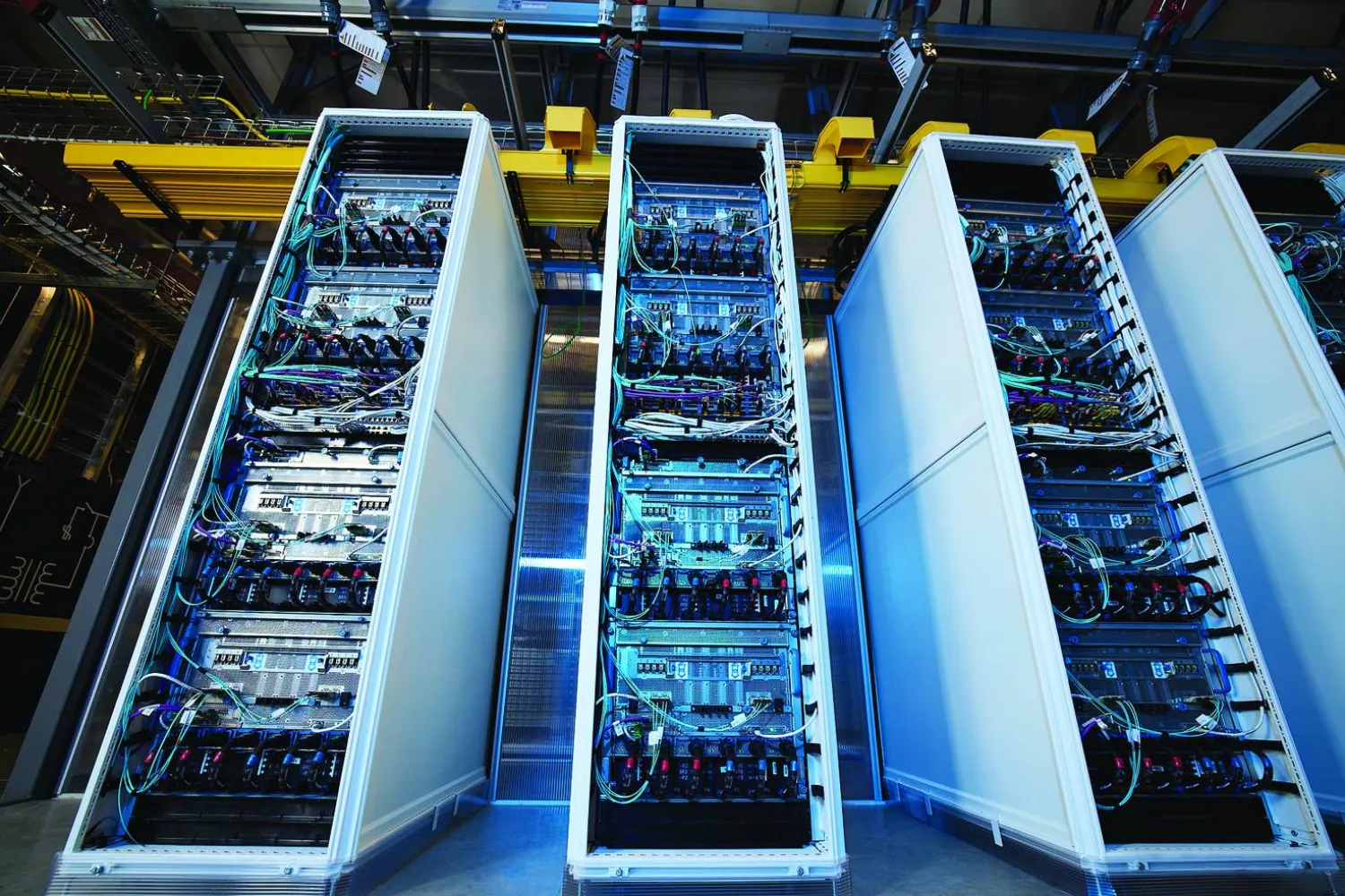 السعودية تقترب من التحول إلى قوة سحابية كبرى مع تشغيل «أزور» محلياً