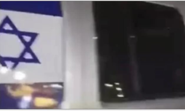 الغضب في كرداسة.. ملصق علم إسرائيل يفجر فوضى دهس وإصابات