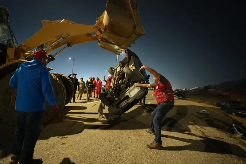 انشقاق مفاجئ بالأرض قرب معرض القاهرة الدولي للكتاب يربك الحركة ويعيد ملف الهبوط الأرضي إلى الواجهة