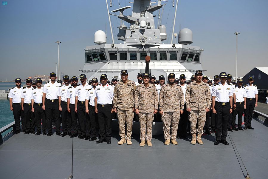 المدافع الأزرق 26 يعزز الجاهزية البحرية بين السعودية وأمريكا في جدة