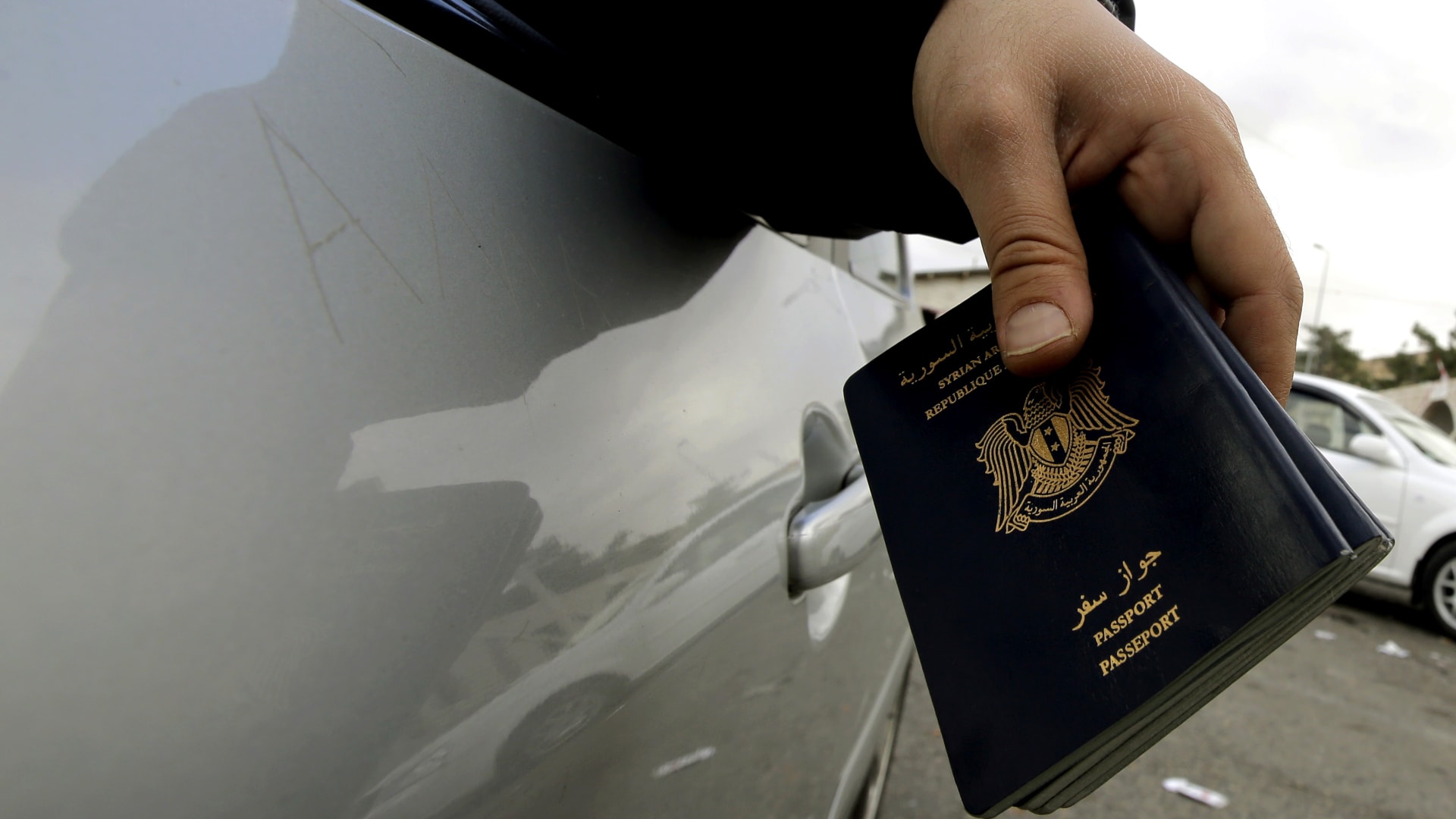 مصدر مصري يحسم الجدل.. لا منع للسوريين من دخول مصر وضبط الشائعات على السوشيال