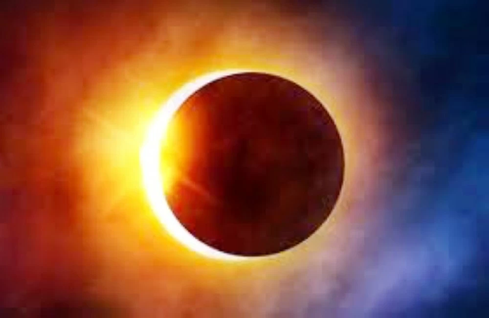 تزامن نادر بين كسوف الشمس وتحري هلال رمضان يثير تساؤلات واسعة