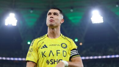 صورة رونالدو يعود ويكسر حاجز العمر في دوري روشن.. رقم نادر على خطى الحضري