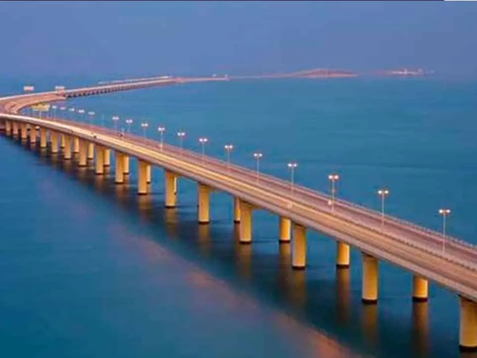 السعودية تُحدّث رسوم عبور جسر الملك فهد الدولي ابتداءً من 18 فبراير