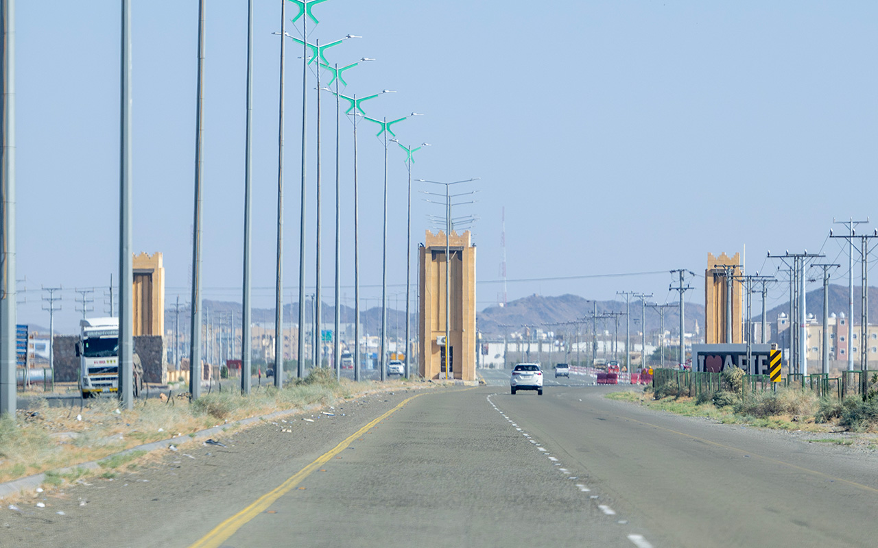 خزان مكشوف يثير الذعر في عفيف.. خطر صامت يلاحق الأطفال وروّاد الممشى
