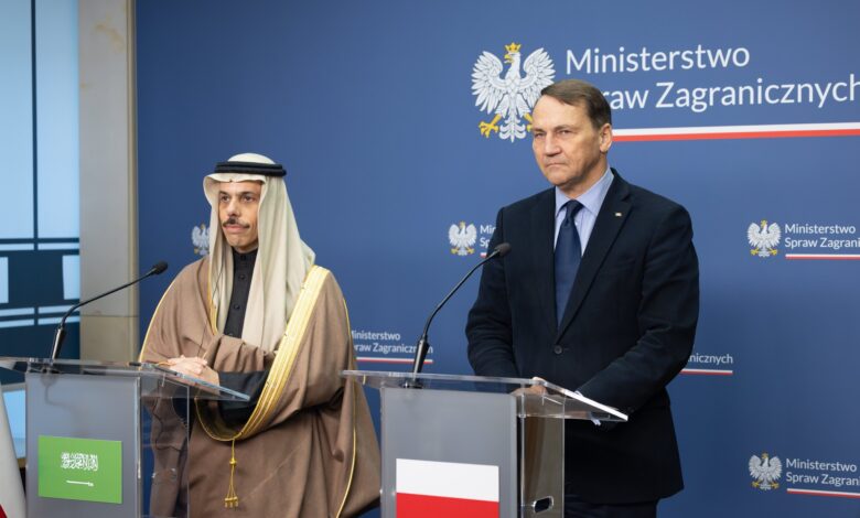 اتفاقية بين السعودية وبولندا: إعفاء الجوازات الدبلوماسية والخاصة من التأشيرة