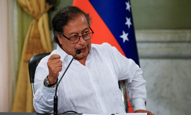 محاولة اغتيال تهز كولومبيا.. رئيس البلاد يفرّ إلى البحر وينجو من الموت