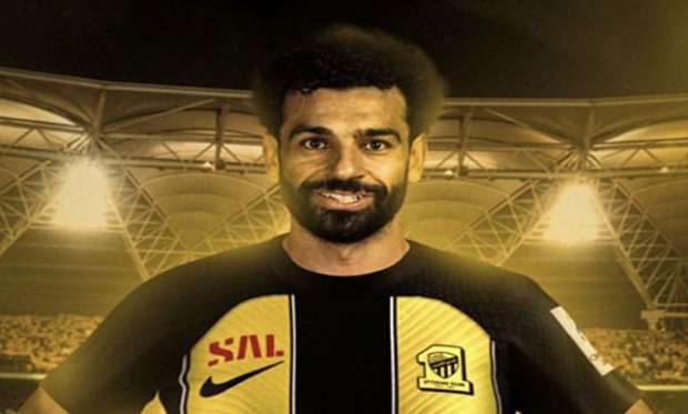عرض تاريخي يقلب الموازين.. محمد صلاح على أعتاب الصفقة الأغلى في عالم الكرة