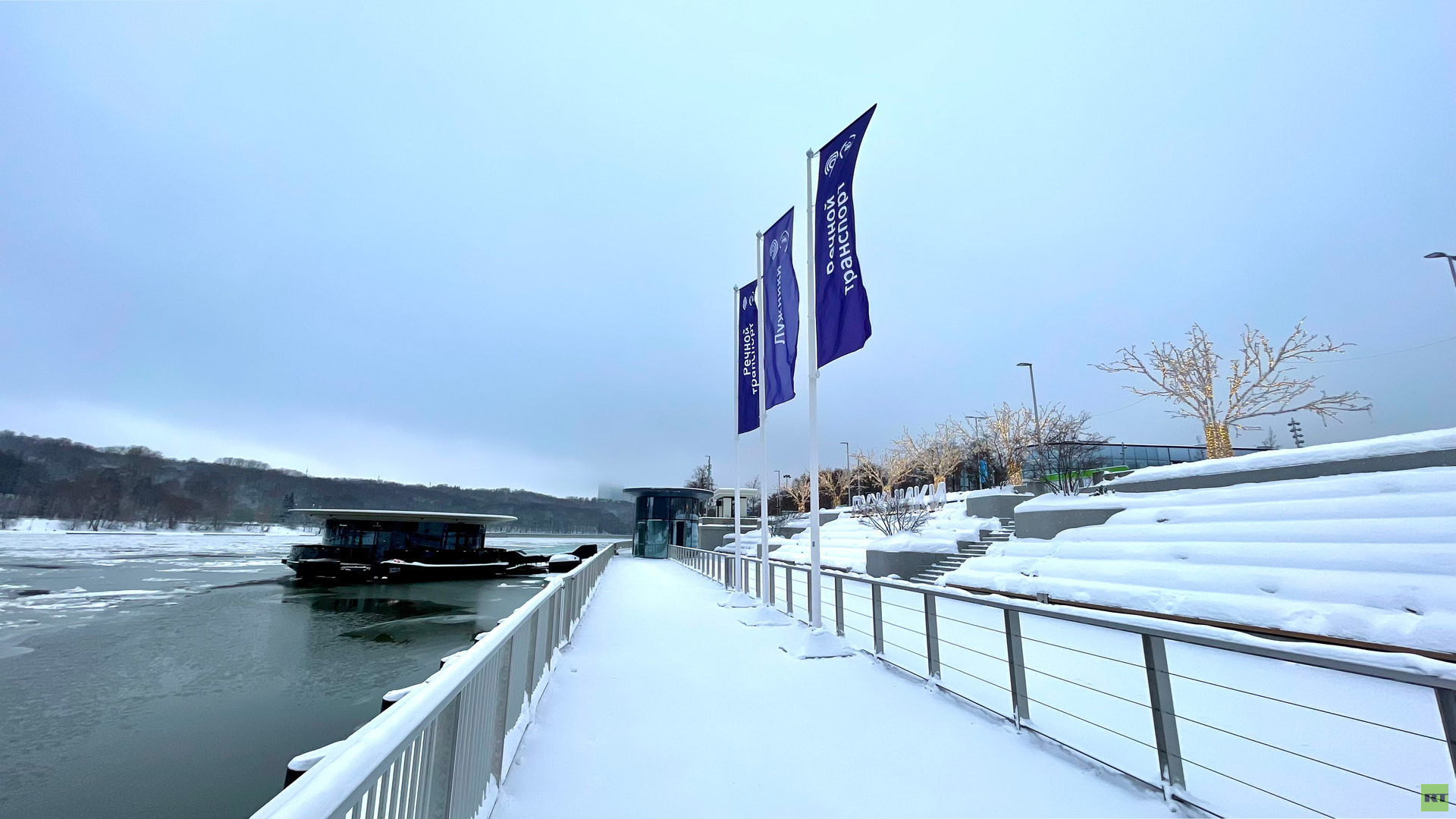 موسكو تُدشّن رصيف المستقبل.. محطة عائمة تشحن القوارب الكهربائية تلقائياً وتعيد رسم خريطة النقل النهري