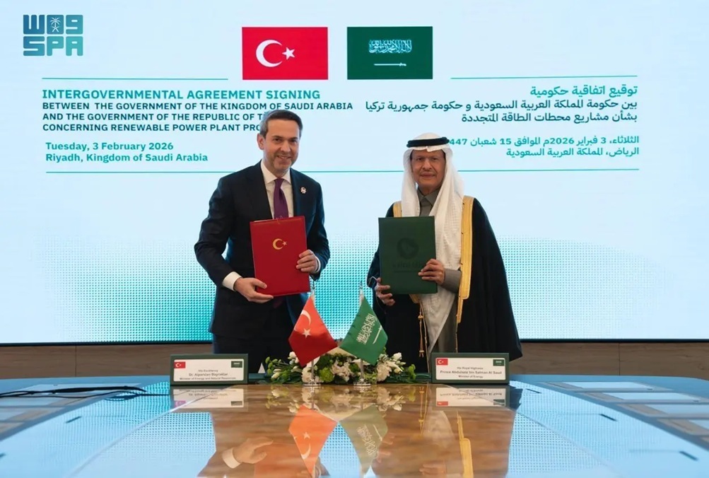 استثمار ضخم يعيد رسم خريطة الطاقة.. السعودية تضخ ملياري دولار في الطاقة الشمسية بتركيا