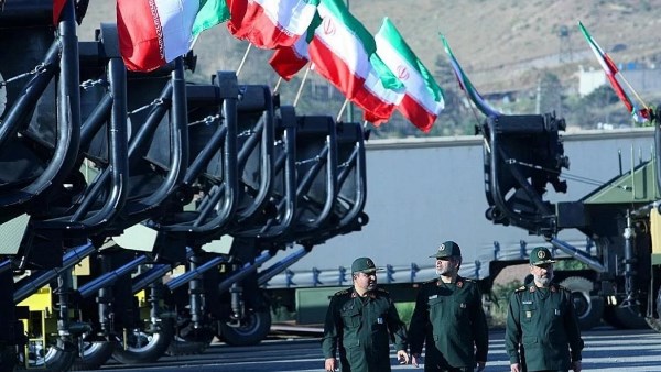 إغلاق الأجواء يربك الشرق الأوسط.. دول توقف الرحلات مع الضربات الأميركية الإسرائيلية على إيران