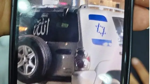 الغضب في كرداسة.. ملصق علم إسرائيل يفجر فوضى دهس وإصابات