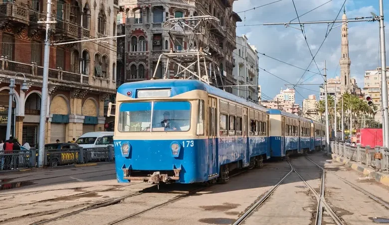 رحلة بدأت بالخيول منذ 163 عامًا.. أقدم ترام في مصر يصل إلى محطته الأخيرة
