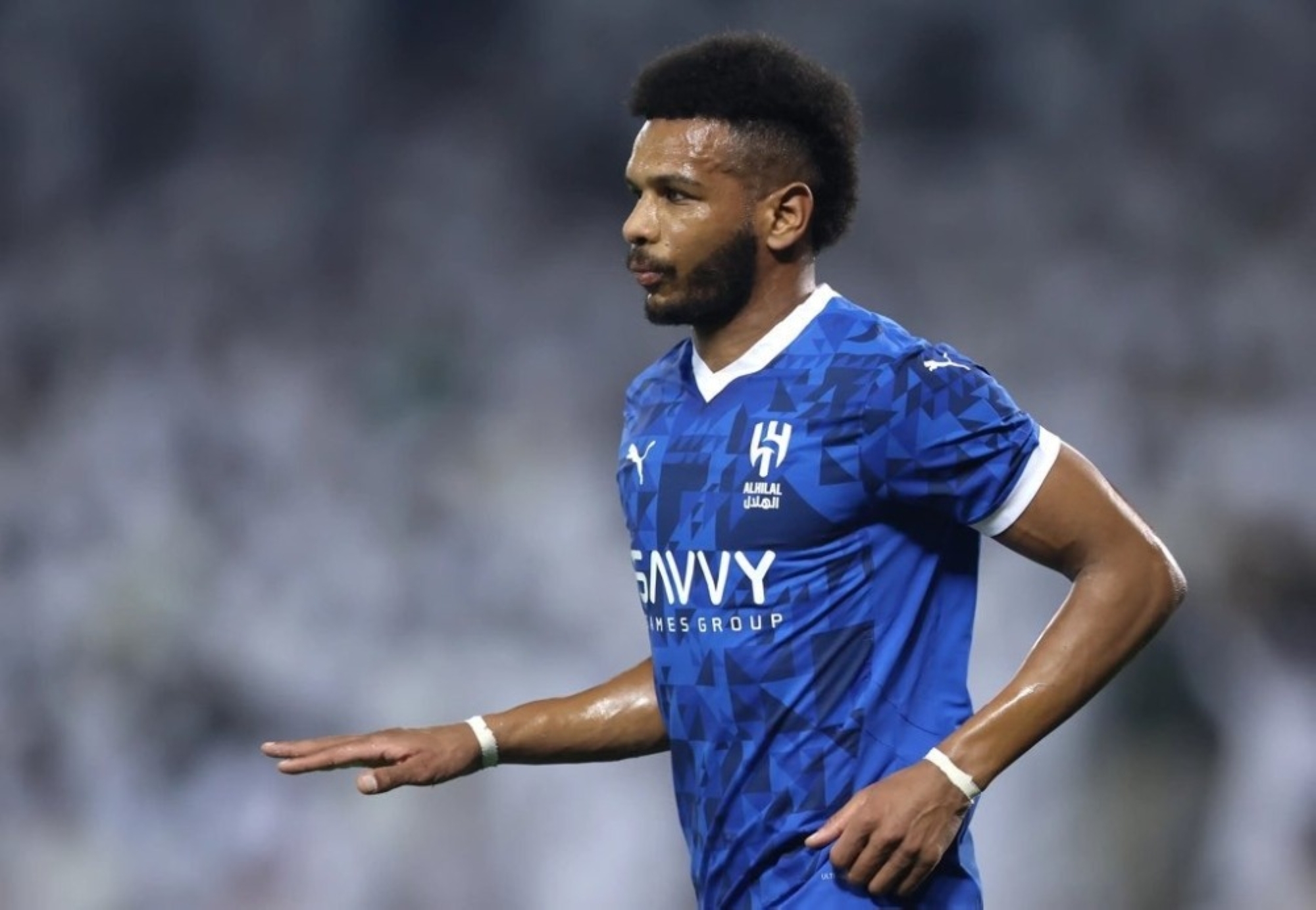 الهلال يعلن رسميًا انتقال علي البليهي إلى الشباب حتى نهاية الموسم