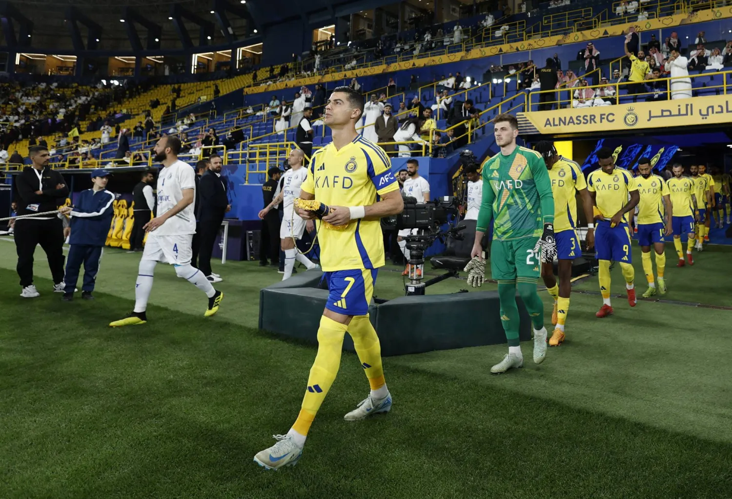 الدوري السعودي يشعل الصراع على القمة.. الهلال والأهلي في مواجهة مفصلية والنصر يترقّب