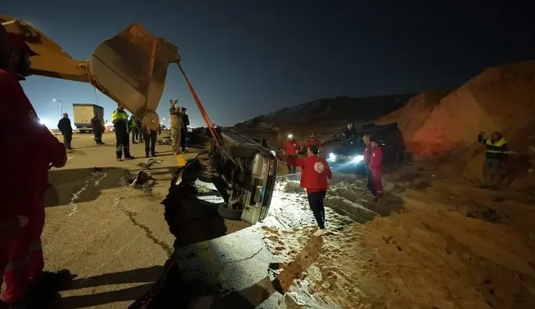 انشقاق مفاجئ بالأرض قرب معرض القاهرة الدولي للكتاب يربك الحركة ويعيد ملف الهبوط الأرضي إلى الواجهة