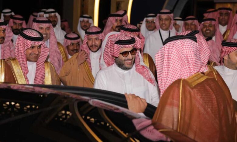 السحب الكبير.. تركي آل الشيخ يعلن عن تقديم 155 سيارة في موسم الرياض