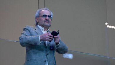 صورة صفقة القرن في الكرة السعودية.. هل انتقلت ملكية الهلال فعلًا إلى الوليد بن طلال؟